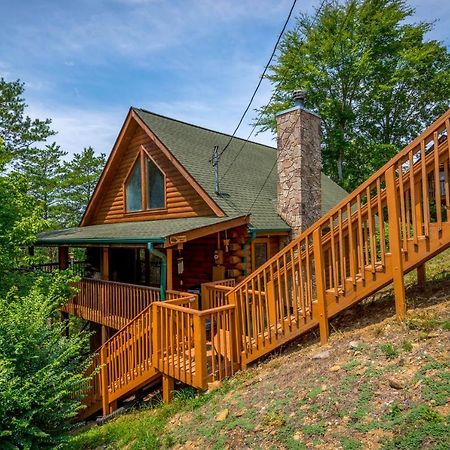 Inviting Sevierville Cabin With Deck And Hot Tub! Eksteriør billede