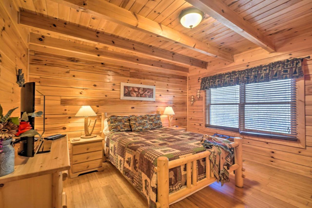 Inviting Sevierville Cabin With Deck And Hot Tub! Eksteriør billede