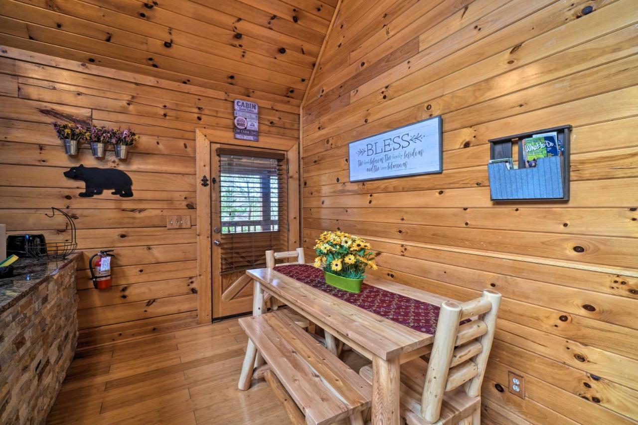 Inviting Sevierville Cabin With Deck And Hot Tub! Eksteriør billede