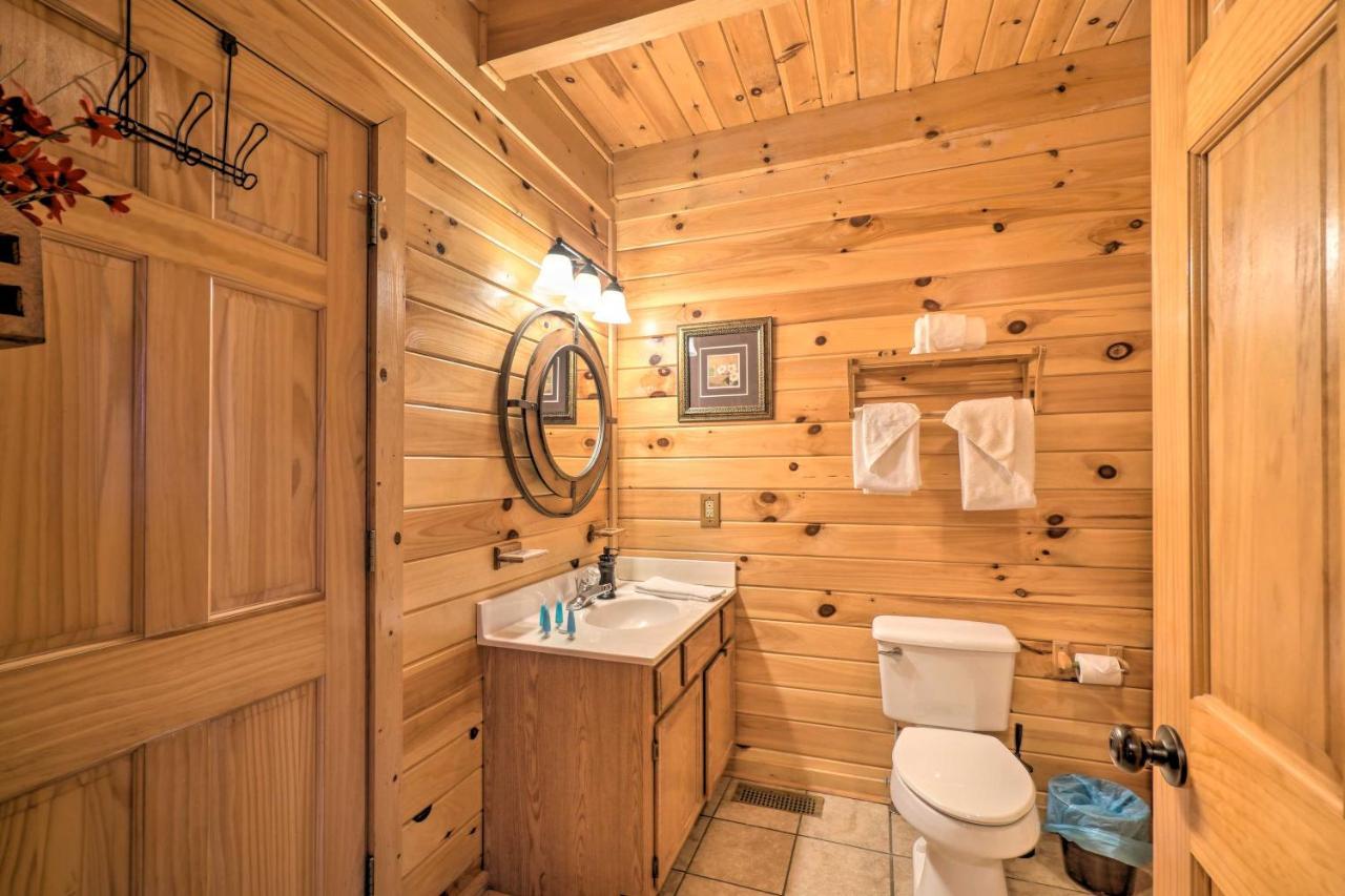 Inviting Sevierville Cabin With Deck And Hot Tub! Eksteriør billede
