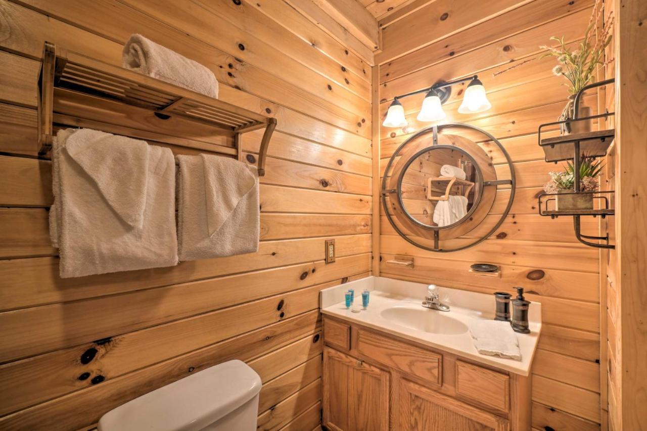 Inviting Sevierville Cabin With Deck And Hot Tub! Eksteriør billede