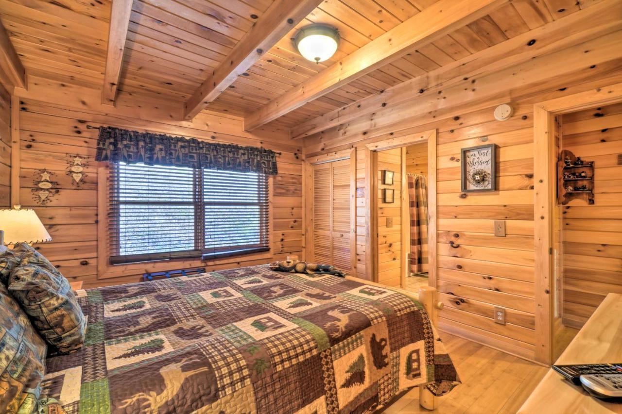 Inviting Sevierville Cabin With Deck And Hot Tub! Eksteriør billede